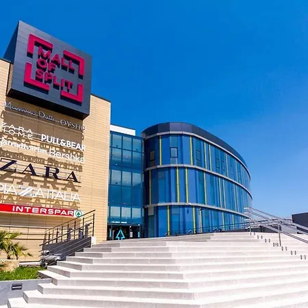 Spacious With Balcony, Close To The Znjan