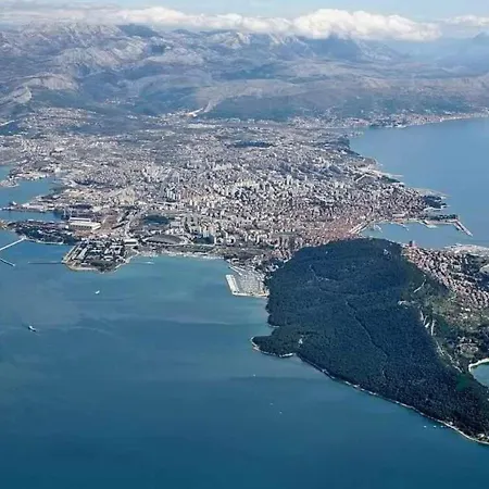 Lägenhet Spacious With Balcony, Close To The Znjan