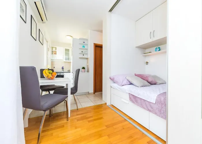 Spacious With Balcony, Close To The Znjan 公寓 斯普利特