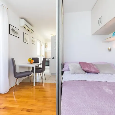 Studio Znjan With Balcony