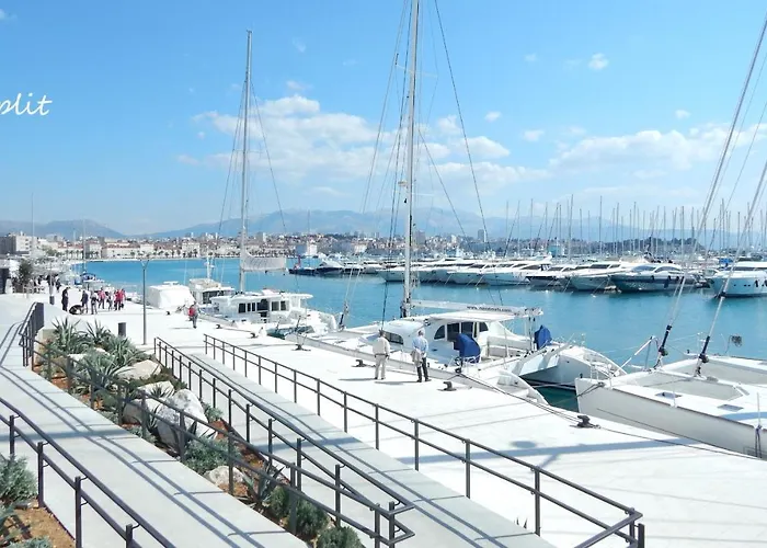 Spacious With Balcony, Close To The Znjan * Split