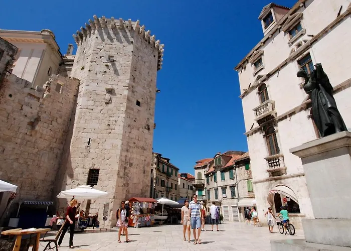 Spacious With Balcony, Close To The Znjan Apartamento Split