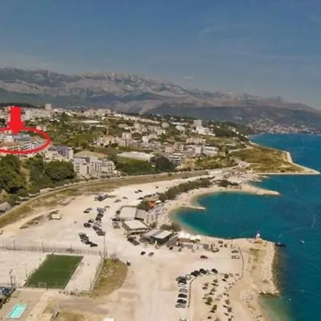 Spacious With Balcony, Close To The Znjan شقة *