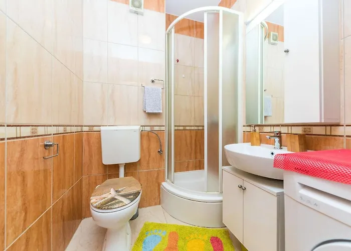Spacious With Balcony, Close To The Znjan Διαμέρισμα *